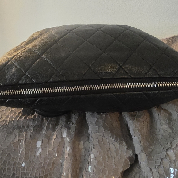Chanel timeless Caviar black expandable Zip tote!! - Picture 10 of 16